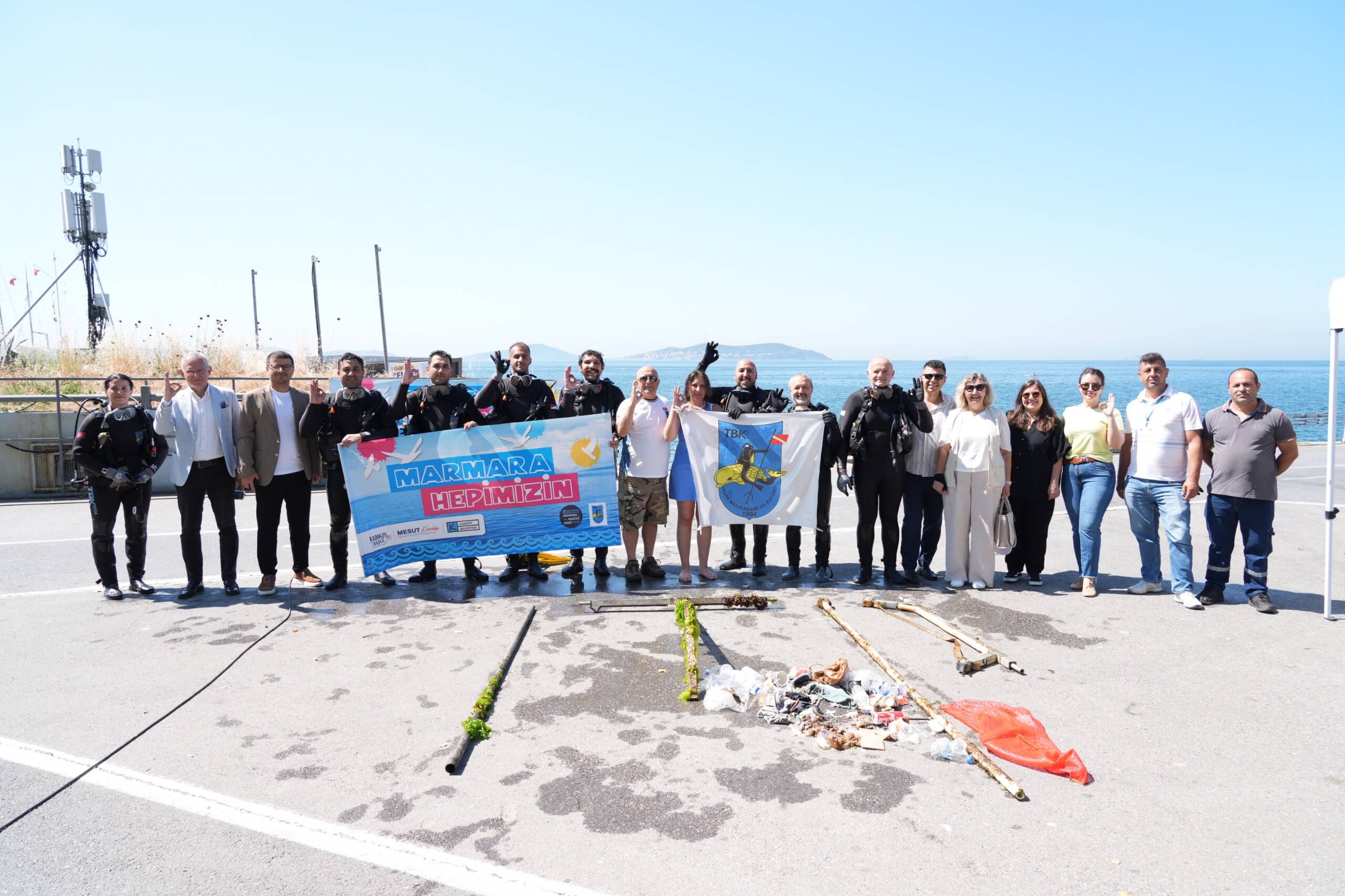 Marmara Denizi Günü’nde Caddebostan’da dip temizliği
